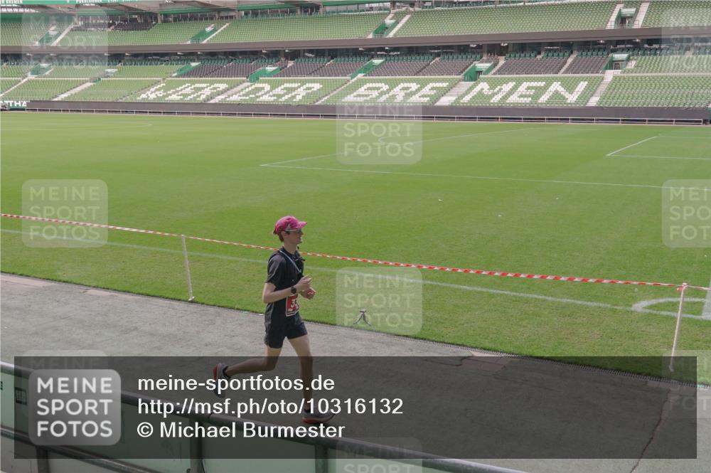 13.09.2026 - 21. swb-Marathon Bremen Michael Burmester http://msf.ph/oto/10316132 13.09.2026 12:51:09 Laufen im Stadion 335, 469, 663, 670, 734, 771, 1043, 1125, 1146, 1162, 1455, 1510, 1513, 1517, 1605, 1613, 1970, 1998, 2052, 2130, 2288, 2291, 2295, 2347, 2360, 2442, 2444, 2447, 2759, 2847, 3440, 3484, 3625, 3647, 3703, 3808, 3959, 4023, 4165, 4368, 4429, 4473, 4559, 4571, 4573, 4582, 4727, 4781, 4782, 4888, 4895, 5066, 5079, 5111, 5152, 5155, 5168, 5314, 5377, 5379, 5383, 5521, 5532, 5585, 5620, 5627, 5636, 5696, 6267, 6274, 6471, 6652, 6668, 6901, 6906, 7115, 7121, 8033, 8798 meine-sportfotos.de