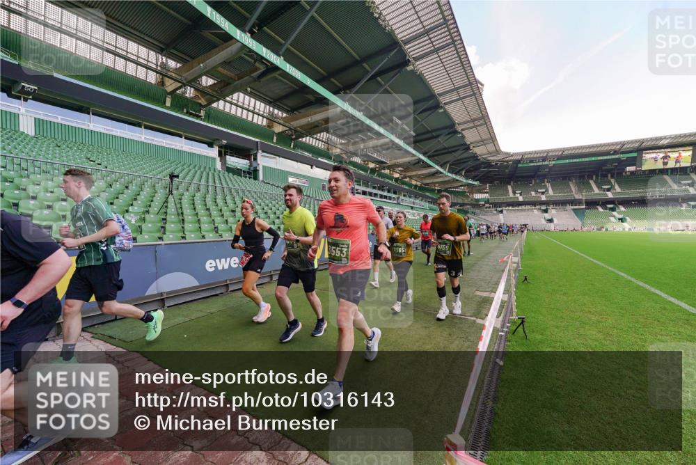 13.09.2026 - 21. swb-Marathon Bremen Michael Burmester http://msf.ph/oto/10316143 13.09.2026 13:12:49 Laufen im Stadion 118, 183, 270, 278, 349, 514, 576, 600, 695, 702, 703, 843, 933, 950, 1005, 1113, 1143, 1226, 1286, 1334, 1426, 1435, 1596, 1641, 1849, 1851, 1936, 1952, 1991, 2005, 2079, 2248, 2264, 2281, 2336, 2353, 2375, 2377, 2398, 2426, 2439, 2461, 2478, 2505, 2612, 2659, 2665, 2673, 2684, 2765, 2773, 2792, 2804, 2815, 2816, 2822, 2850, 2860, 2884, 2895, 2907, 2921, 2963, 2966, 2972, 2975, 2976, 3016, 3027, 3079, 3082, 3143, 3155, 3253, 3277, 3293, 3308, 3313, 3328, 3349, 3434, 3442, 549 meine-sportfotos.de