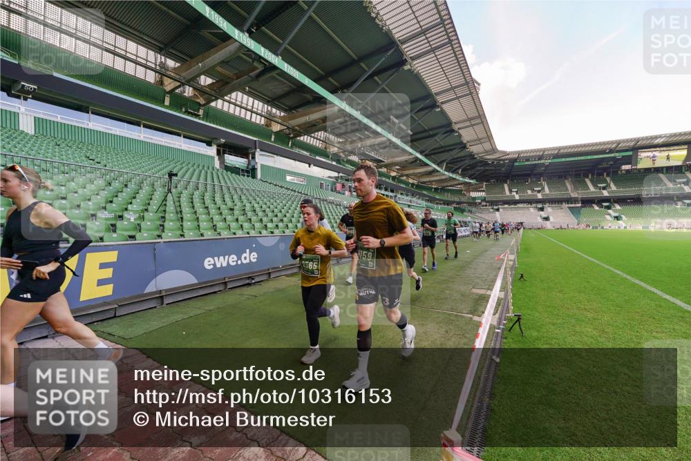 13.09.2026 - 21. swb-Marathon Bremen Michael Burmester http://msf.ph/oto/10316153 13.09.2026 13:12:50 Laufen im Stadion 118, 183, 270, 278, 349, 514, 576, 600, 695, 702, 703, 843, 933, 950, 1005, 1113, 1143, 1226, 1286, 1334, 1426, 1435, 1596, 1641, 1849, 1851, 1936, 1952, 1991, 2005, 2079, 2248, 2264, 2281, 2336, 2353, 2375, 2377, 2398, 2426, 2439, 2461, 2478, 2505, 2612, 2659, 2665, 2673, 2684, 2765, 2773, 2792, 2804, 2815, 2816, 2822, 2850, 2860, 2884, 2895, 2907, 2921, 2963, 2966, 2972, 2975, 2976, 3016, 3027, 3079, 3082, 3143, 3155, 3253, 3277, 3293, 3308, 3313, 3328, 3349, 3434, 3442, 549 meine-sportfotos.de
