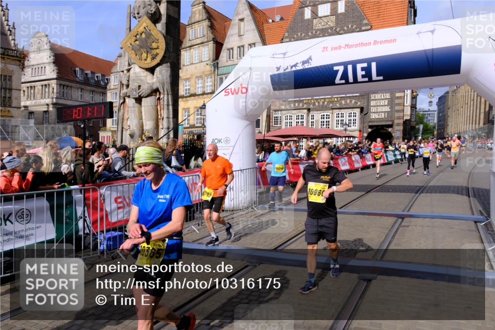 13.09.2026 - 21. swb-Marathon Bremen Tim E. http://msf.ph/oto/10316175 13.09.2026 10:56:28 Ziel 10246, 10298, 10322, 10365, 10443, 10670, 10699, 10949, 10957, 10960, 11219, 11280, 11570, 11693, 11782, 11790, 12452, 12476, 13565 meine-sportfotos.de