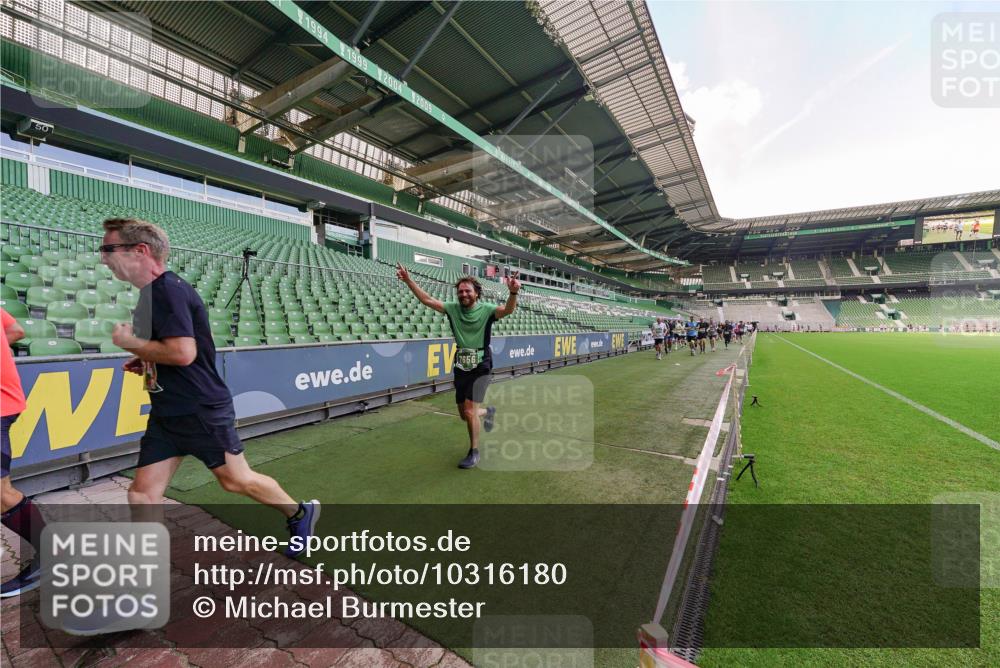 13.09.2026 - 21. swb-Marathon Bremen Michael Burmester http://msf.ph/oto/10316180 13.09.2026 13:12:53 Laufen im Stadion 118, 183, 270, 278, 349, 514, 576, 600, 695, 702, 703, 843, 933, 950, 1005, 1113, 1143, 1226, 1286, 1334, 1426, 1435, 1596, 1641, 1849, 1851, 1936, 1991, 2005, 2079, 2248, 2264, 2281, 2336, 2353, 2375, 2377, 2398, 2426, 2439, 2461, 2478, 2505, 2612, 2659, 2665, 2673, 2684, 2765, 2773, 2792, 2804, 2815, 2816, 2822, 2850, 2860, 2884, 2895, 2907, 2921, 2963, 2966, 2972, 2975, 2976, 3016, 3027, 3079, 3082, 3143, 3155, 3253, 3277, 3293, 3308, 3313, 3328, 3349, 3434, 3442, 549 meine-sportfotos.de