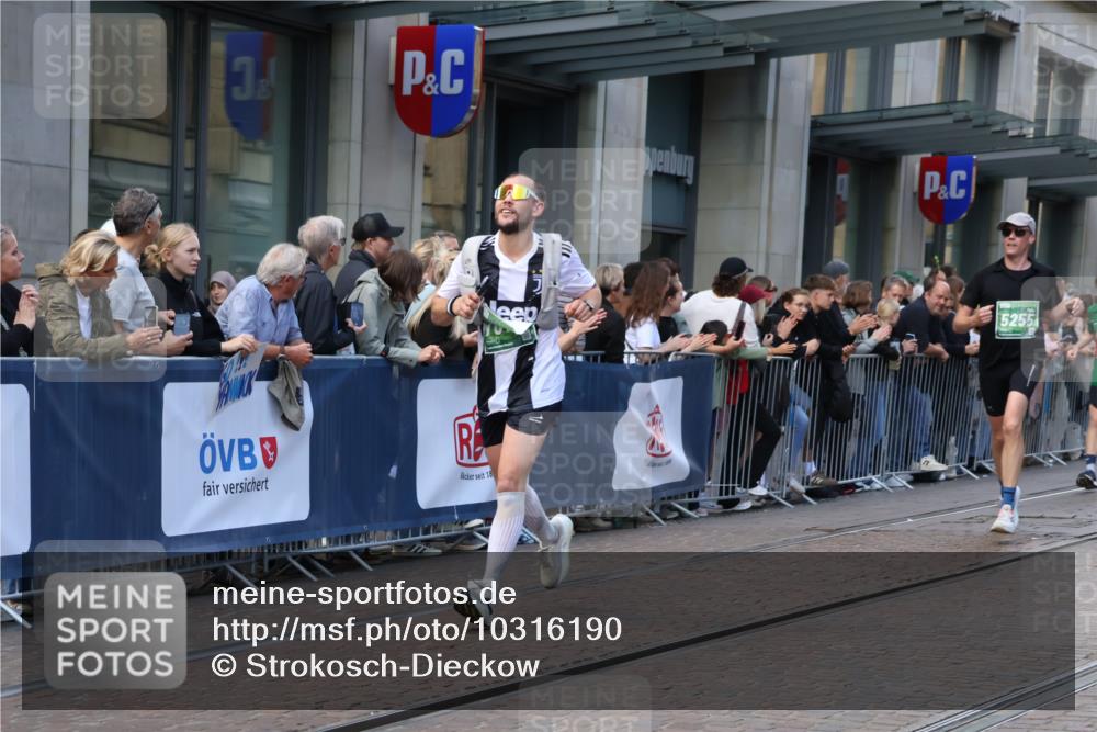 13.09.2026 - 21. swb-Marathon Bremen Strokosch-Dieckow http://msf.ph/oto/10316190 13.09.2026 13:16:19 Ziel 472, 675, 696, 734, 816, 827, 985, 1076, 1162, 2473, 2474, 2604, 2809, 3716, 4135, 4485, 5255, 5772, 6367, 6531, 6535, 7053, 7603, 7801, 7875, 8171, 8288, 481, 663, 740, 755, 792, 1605, 1955, 2623, 3134, 3149, 4128, 5430, 5554, 5963, 6106, 6721, 6744, 8398, 8487, 9031, 9115, 13008, 13158 meine-sportfotos.de