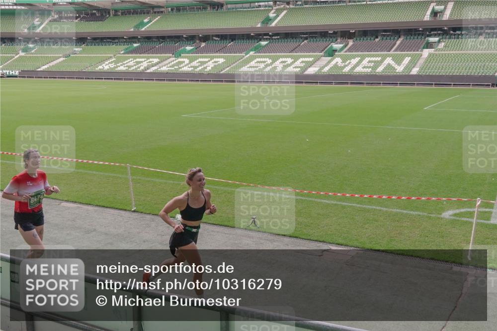 13.09.2026 - 21. swb-Marathon Bremen Michael Burmester http://msf.ph/oto/10316279 13.09.2026 12:51:22 Laufen im Stadion 235, 335, 469, 734, 771, 863, 1043, 1125, 1146, 1162, 1455, 1492, 1510, 1513, 1613, 1955, 1970, 1998, 2008, 2130, 2291, 2295, 2360, 2442, 2444, 2447, 2759, 2847, 3440, 3484, 3566, 3647, 3703, 3808, 3899, 3959, 4023, 4165, 4368, 4429, 4473, 4559, 4571, 4573, 4582, 4727, 4781, 4782, 4888, 4895, 5066, 5079, 5152, 5155, 5168, 5314, 5377, 5379, 5383, 5521, 5532, 5620, 5627, 5636, 5696, 6267, 6274, 6471, 6668, 6901, 7121, 8033, 8798 meine-sportfotos.de