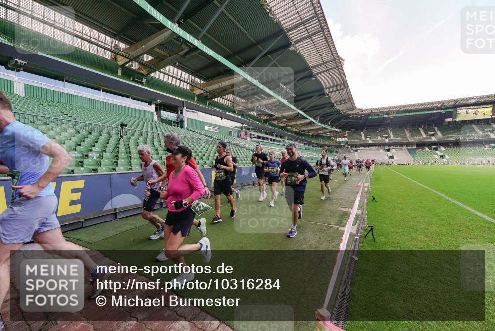 13.09.2026 - 21. swb-Marathon Bremen Michael Burmester http://msf.ph/oto/10316284 13.09.2026 13:13:07 Laufen im Stadion 118, 183, 270, 278, 349, 514, 576, 600, 631, 695, 702, 843, 933, 950, 1005, 1113, 1143, 1226, 1286, 1334, 1426, 1435, 1596, 1641, 1849, 1851, 1991, 2005, 2035, 2079, 2248, 2264, 2336, 2375, 2377, 2387, 2398, 2426, 2439, 2457, 2461, 2478, 2505, 2540, 2612, 2659, 2665, 2673, 2684, 2693, 2765, 2773, 2792, 2815, 2816, 2822, 2850, 2860, 2884, 2895, 2921, 2963, 2966, 2972, 2975, 3016, 3027, 3079, 3111, 3143, 3155, 3209, 3253, 3277, 3293, 3304, 3308, 3313, 3349, 3434, 3442, 549 meine-sportfotos.de