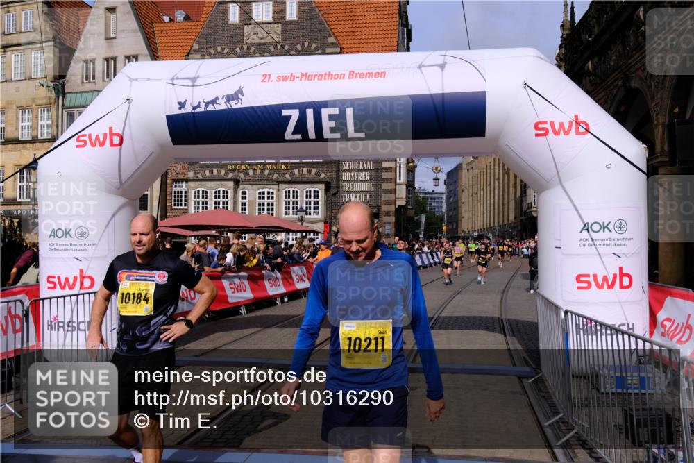13.09.2026 - 21. swb-Marathon Bremen Tim E. http://msf.ph/oto/10316290 13.09.2026 10:56:39 Ziel 10184, 10211, 10246, 10322, 10356, 10443, 10670, 10675, 10699, 10844, 11256, 11280, 11317, 11570, 11693, 11782, 11795, 11844, 11855, 11871, 12452 meine-sportfotos.de