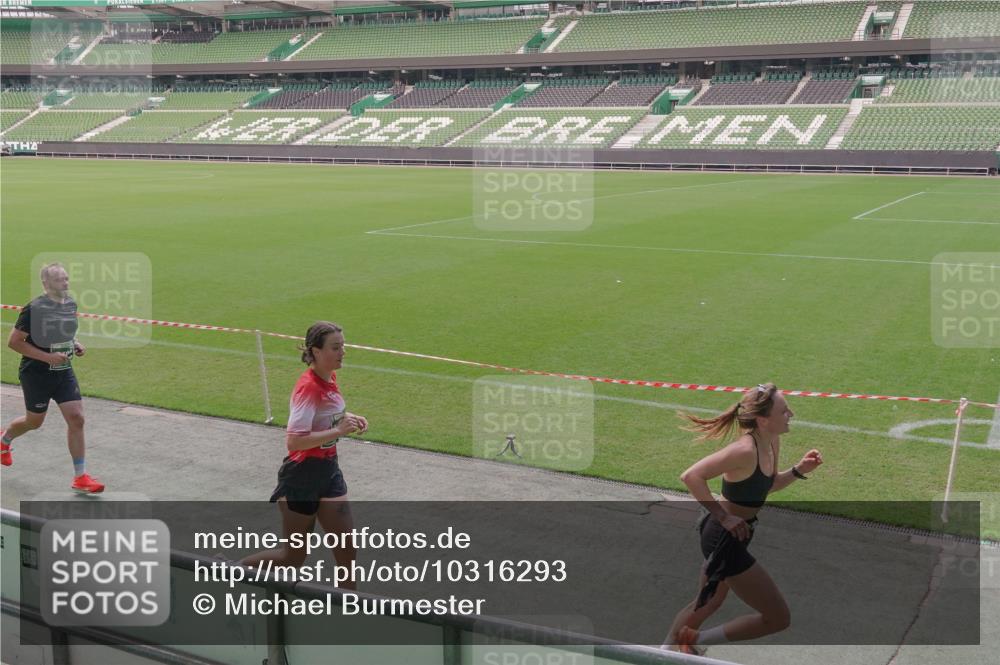 13.09.2026 - 21. swb-Marathon Bremen Michael Burmester http://msf.ph/oto/10316293 13.09.2026 12:51:23 Laufen im Stadion 235, 335, 469, 734, 771, 863, 1043, 1125, 1146, 1162, 1455, 1492, 1510, 1513, 1613, 1955, 1970, 1998, 2008, 2130, 2291, 2295, 2360, 2442, 2444, 2447, 2759, 2847, 3440, 3484, 3566, 3647, 3703, 3808, 3830, 3899, 3959, 4023, 4165, 4368, 4429, 4473, 4475, 4559, 4571, 4573, 4582, 4727, 4781, 4782, 4888, 4895, 5066, 5079, 5152, 5155, 5168, 5314, 5377, 5379, 5383, 5521, 5532, 5620, 5627, 5636, 5696, 6267, 6274, 6471, 6668, 6901, 7121, 8033, 8798 meine-sportfotos.de