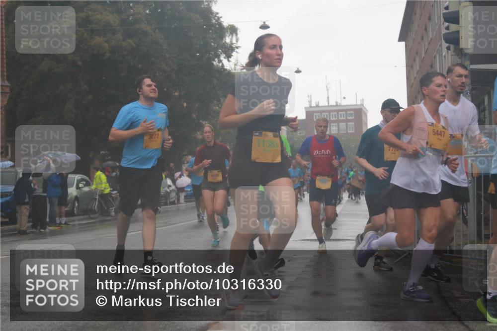 13.09.2026 - Kiel Lauf Markus Tischler http://msf.ph/oto/10316330 13.09.2026 10:46:19 Fleethörn 3272, 4896, 39, 11383, 7124, 5447 meine-sportfotos.de