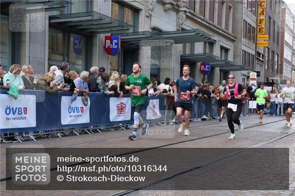 13.09.2026 - 21. swb-Marathon Bremen Strokosch-Dieckow http://msf.ph/oto/10316344 13.09.2026 13:16:22 Ziel 472, 675, 696, 734, 816, 827, 985, 1076, 1162, 2473, 2474, 2604, 2809, 3716, 3961, 4135, 4137, 4485, 5255, 5772, 6367, 6531, 6535, 7053, 7387, 7603, 7875, 8171, 8288, 481, 663, 740, 755, 792, 1605, 2604, 2623, 3134, 4128, 5554, 5963, 6106, 6721, 6744, 7801, 8398, 8487, 9031, 9115, 13008, 13158 meine-sportfotos.de