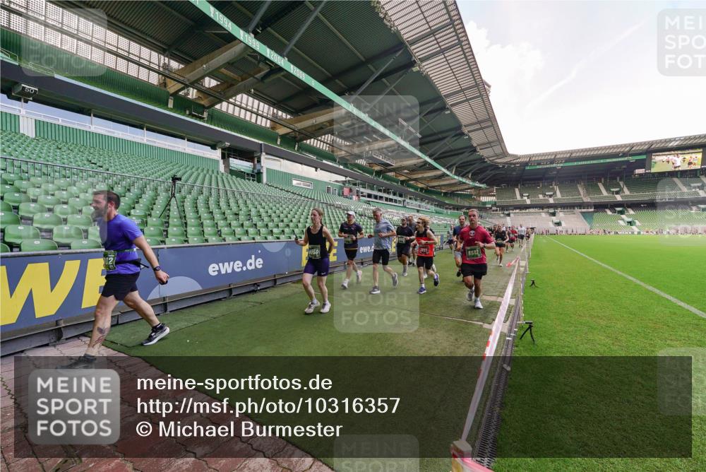 13.09.2026 - 21. swb-Marathon Bremen Michael Burmester http://msf.ph/oto/10316357 13.09.2026 13:13:13 Laufen im Stadion 118, 183, 270, 278, 349, 514, 576, 600, 631, 695, 702, 843, 933, 950, 1005, 1143, 1226, 1286, 1334, 1426, 1435, 1596, 1641, 1849, 1991, 2005, 2035, 2079, 2248, 2264, 2336, 2375, 2377, 2387, 2398, 2412, 2426, 2439, 2457, 2461, 2478, 2505, 2540, 2612, 2665, 2673, 2684, 2693, 2765, 2773, 2792, 2815, 2816, 2850, 2860, 2884, 2895, 2921, 2963, 2966, 2972, 2975, 3016, 3111, 3143, 3155, 3209, 3253, 3277, 3293, 3304, 3308, 3313, 3349, 3434, 3442, 3661, 549 meine-sportfotos.de