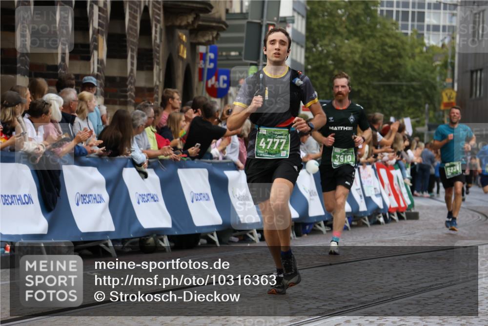 13.09.2026 - 21. swb-Marathon Bremen Strokosch-Dieckow http://msf.ph/oto/10316363 13.09.2026 13:06:34 Ziel 474, 1901, 3466, 4614, 6686, 7336, 8621, 8670, 9934, 508, 521, 788, 1009, 3127, 3910, 4574, 4777, 5238, 6784, 6951, 8580 meine-sportfotos.de
