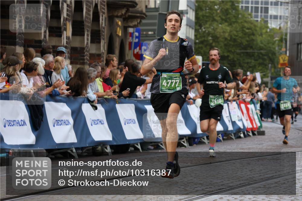 13.09.2026 - 21. swb-Marathon Bremen Strokosch-Dieckow http://msf.ph/oto/10316387 13.09.2026 13:06:34 Ziel 474, 1901, 3466, 4614, 6686, 7336, 8621, 8670, 9934, 508, 521, 788, 1009, 3127, 3910, 4574, 4777, 5238, 6784, 6951, 8580 meine-sportfotos.de