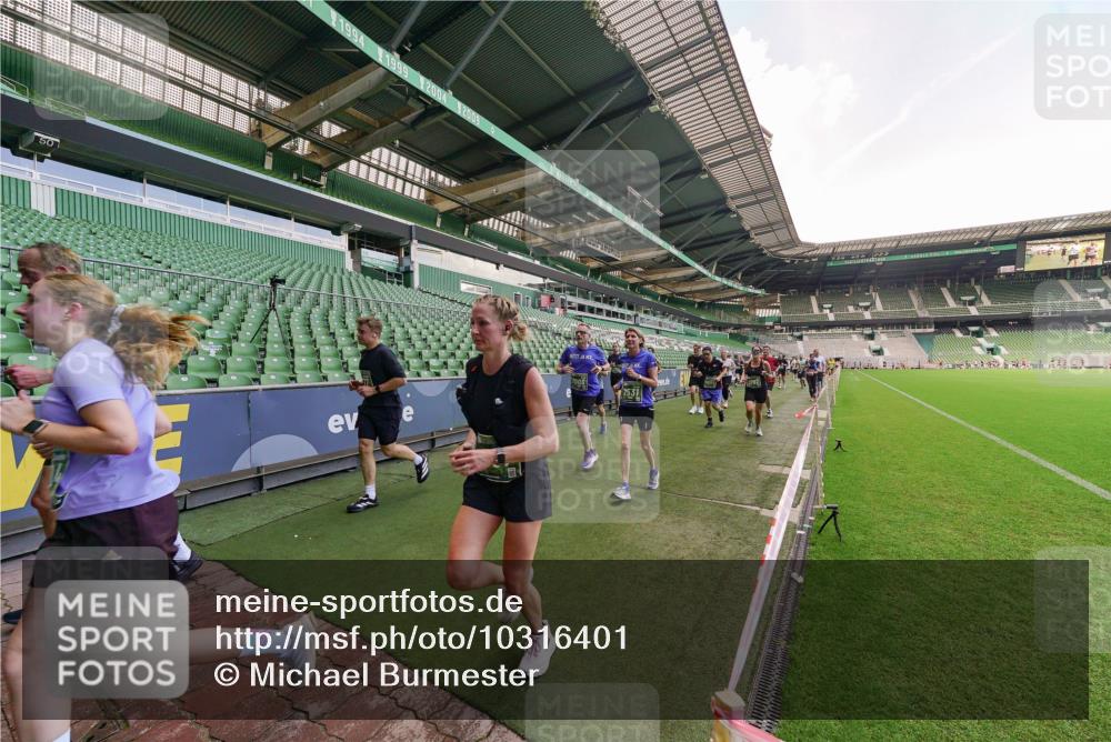 13.09.2026 - 21. swb-Marathon Bremen Michael Burmester http://msf.ph/oto/10316401 13.09.2026 13:13:17 Laufen im Stadion 118, 183, 270, 278, 349, 460, 514, 576, 600, 631, 695, 702, 843, 933, 950, 1005, 1143, 1226, 1286, 1334, 1426, 1435, 1596, 1641, 1849, 1991, 2005, 2035, 2079, 2264, 2336, 2375, 2377, 2387, 2398, 2412, 2439, 2457, 2461, 2478, 2505, 2521, 2540, 2612, 2665, 2673, 2684, 2693, 2765, 2773, 2792, 2815, 2816, 2850, 2860, 2884, 2895, 2921, 2963, 2966, 2972, 2975, 3016, 3111, 3143, 3155, 3209, 3253, 3277, 3293, 3304, 3308, 3313, 3378, 3434, 3442, 3661, 549 meine-sportfotos.de