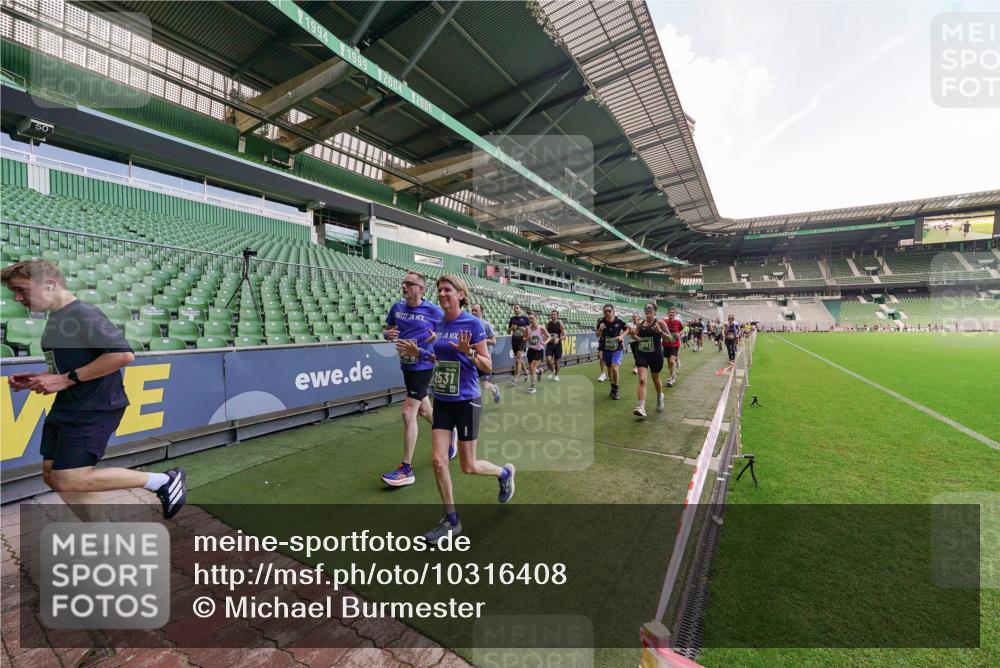 13.09.2026 - 21. swb-Marathon Bremen Michael Burmester http://msf.ph/oto/10316408 13.09.2026 13:13:18 Laufen im Stadion 118, 183, 270, 278, 349, 460, 514, 576, 600, 631, 695, 702, 843, 933, 950, 1005, 1143, 1226, 1286, 1334, 1408, 1426, 1596, 1641, 1991, 2005, 2035, 2079, 2264, 2336, 2375, 2377, 2387, 2398, 2412, 2439, 2457, 2461, 2478, 2505, 2521, 2540, 2612, 2665, 2673, 2684, 2693, 2765, 2773, 2792, 2815, 2816, 2850, 2860, 2884, 2895, 2921, 2963, 2966, 2972, 2975, 3016, 3111, 3143, 3155, 3209, 3253, 3277, 3293, 3304, 3308, 3313, 3378, 3434, 3442, 3653, 3661, 549 meine-sportfotos.de