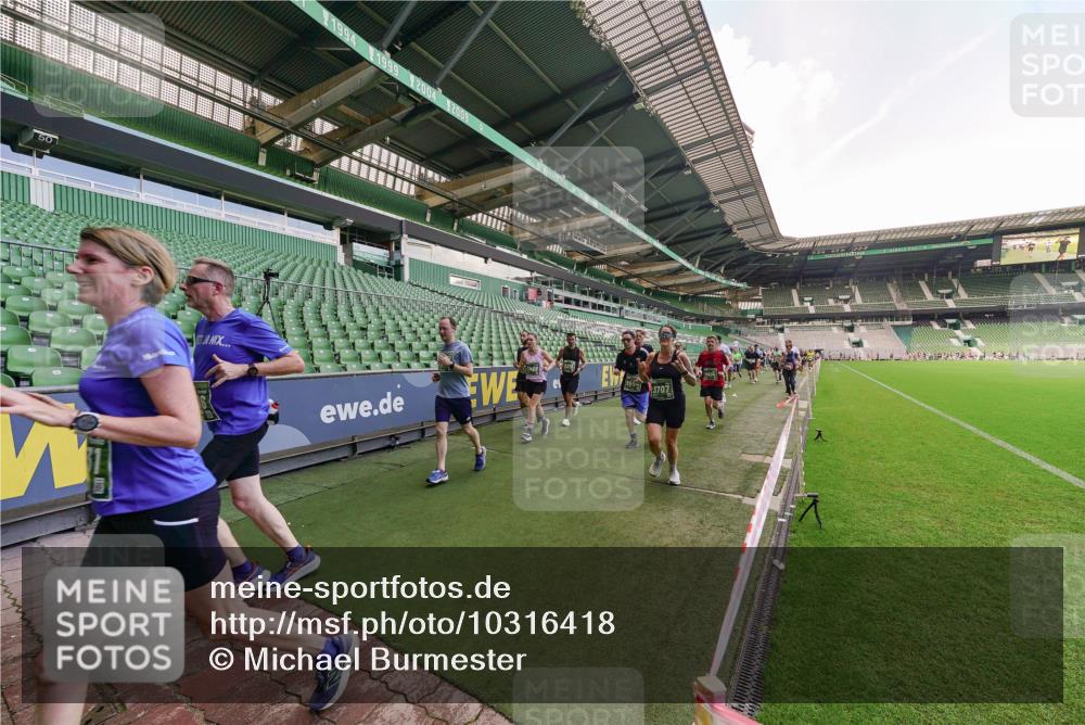 13.09.2026 - 21. swb-Marathon Bremen Michael Burmester http://msf.ph/oto/10316418 13.09.2026 13:13:19 Laufen im Stadion 118, 183, 270, 278, 349, 460, 514, 576, 600, 631, 695, 702, 933, 950, 1005, 1143, 1226, 1286, 1334, 1408, 1426, 1596, 1641, 1991, 2005, 2024, 2035, 2079, 2264, 2336, 2377, 2387, 2398, 2412, 2439, 2457, 2461, 2478, 2505, 2521, 2540, 2612, 2665, 2673, 2684, 2693, 2765, 2773, 2792, 2815, 2816, 2850, 2860, 2884, 2895, 2921, 2963, 2966, 2972, 2975, 3016, 3111, 3143, 3155, 3209, 3253, 3277, 3293, 3304, 3308, 3313, 3378, 3434, 3442, 3653, 3661, 549 meine-sportfotos.de