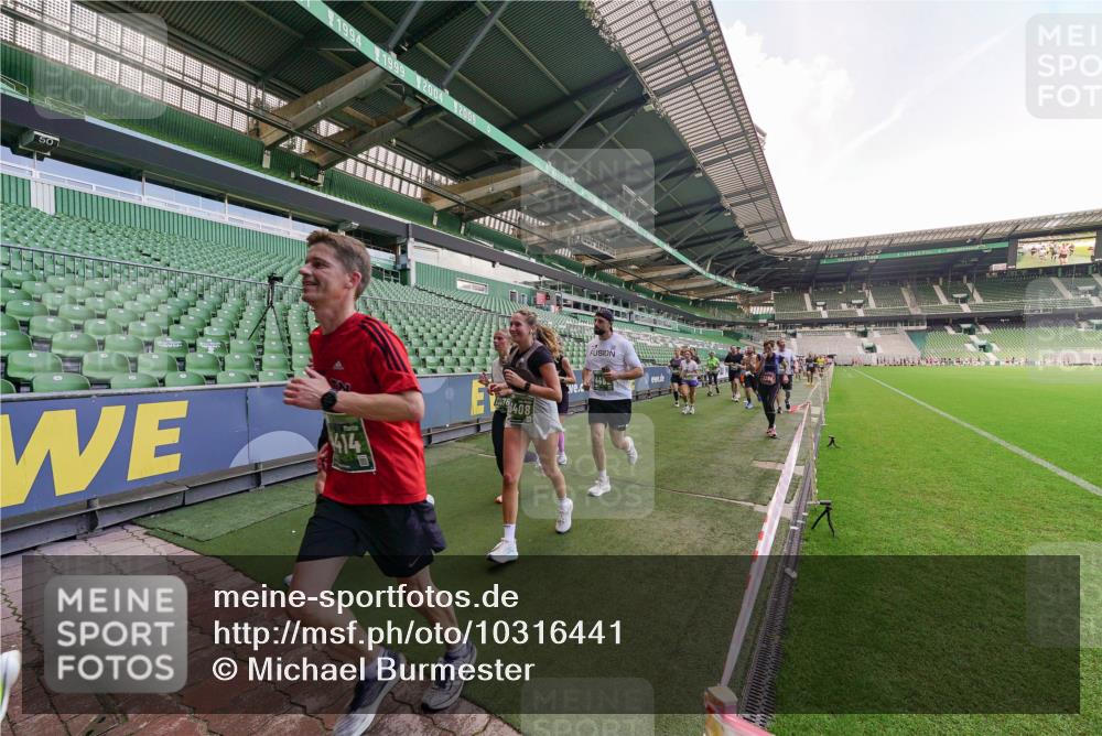13.09.2026 - 21. swb-Marathon Bremen Michael Burmester http://msf.ph/oto/10316441 13.09.2026 13:13:21 Laufen im Stadion 118, 183, 270, 278, 349, 460, 514, 576, 600, 631, 695, 702, 933, 950, 1005, 1143, 1226, 1286, 1334, 1392, 1408, 1426, 1573, 1596, 1641, 1991, 2005, 2024, 2035, 2079, 2264, 2336, 2377, 2387, 2398, 2412, 2439, 2457, 2461, 2478, 2505, 2521, 2540, 2612, 2665, 2673, 2684, 2693, 2765, 2773, 2792, 2815, 2816, 2850, 2860, 2884, 2895, 2921, 2963, 2966, 2972, 2975, 3016, 3111, 3143, 3155, 3209, 3253, 3277, 3293, 3304, 3308, 3313, 3378, 3434, 3653, 3661, 549 meine-sportfotos.de