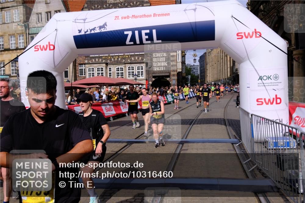 13.09.2026 - 21. swb-Marathon Bremen Tim E. http://msf.ph/oto/10316460 13.09.2026 10:56:44 Ziel 10184, 10211, 10240, 10322, 10356, 10670, 10675, 10844, 11069, 11256, 11317, 11349, 11407, 11570, 11693, 11795, 11844, 11855, 11871, 11911, 11996, 12452, 12543 meine-sportfotos.de