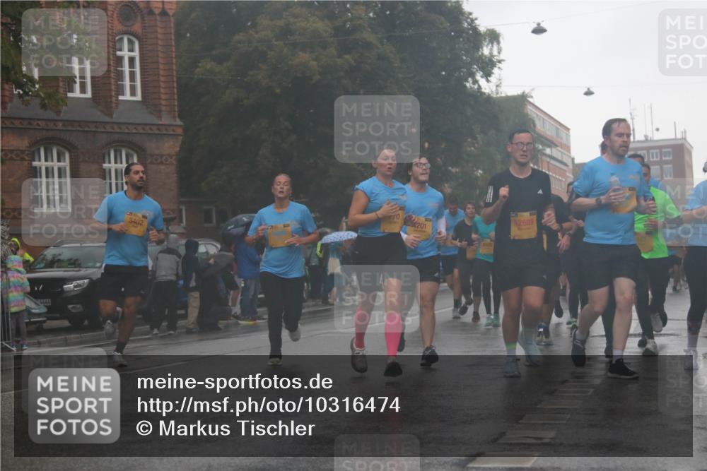 13.09.2026 - Kiel Lauf Markus Tischler http://msf.ph/oto/10316474 13.09.2026 10:46:33 Fleethörn 4444, 3402, 70, 201, 12689 meine-sportfotos.de
