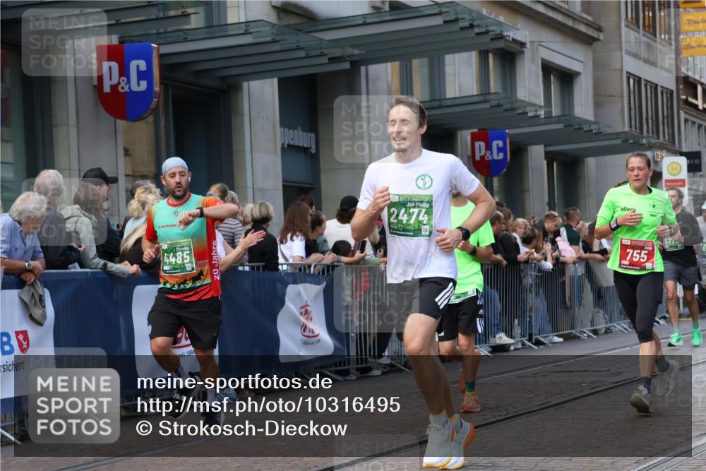 13.09.2026 - 21. swb-Marathon Bremen Strokosch-Dieckow http://msf.ph/oto/10316495 13.09.2026 13:16:25 Ziel 385, 472, 675, 696, 734, 816, 827, 985, 1076, 1970, 2473, 2474, 2809, 3716, 3961, 4135, 4137, 4485, 5255, 5772, 6049, 6367, 6531, 6535, 6819, 7297, 7387, 7875, 8171, 8288, 481, 663, 740, 755, 792, 1076, 1162, 1605, 2604, 3134, 4128, 5554, 5963, 6106, 6721, 6744, 7053, 7603, 7801, 8171, 8288, 8398, 8487, 9031, 9115, 13008, 13158 meine-sportfotos.de