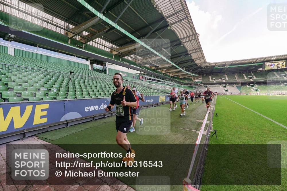 13.09.2026 - 21. swb-Marathon Bremen Michael Burmester http://msf.ph/oto/10316543 13.09.2026 13:13:32 Laufen im Stadion 118, 183, 270, 278, 349, 460, 514, 576, 600, 631, 695, 702, 768, 933, 950, 956, 1005, 1143, 1286, 1334, 1392, 1408, 1426, 1573, 1596, 1641, 1991, 2005, 2024, 2035, 2079, 2233, 2264, 2336, 2387, 2398, 2412, 2439, 2457, 2461, 2478, 2505, 2521, 2540, 2564, 2612, 2665, 2684, 2693, 2765, 2773, 2792, 2815, 2816, 2829, 2860, 2884, 2887, 2895, 2921, 2963, 2966, 2972, 2975, 3016, 3111, 3143, 3155, 3209, 3253, 3277, 3293, 3304, 3313, 3378, 3405, 3428, 3434, 3653, 3661, 549 meine-sportfotos.de