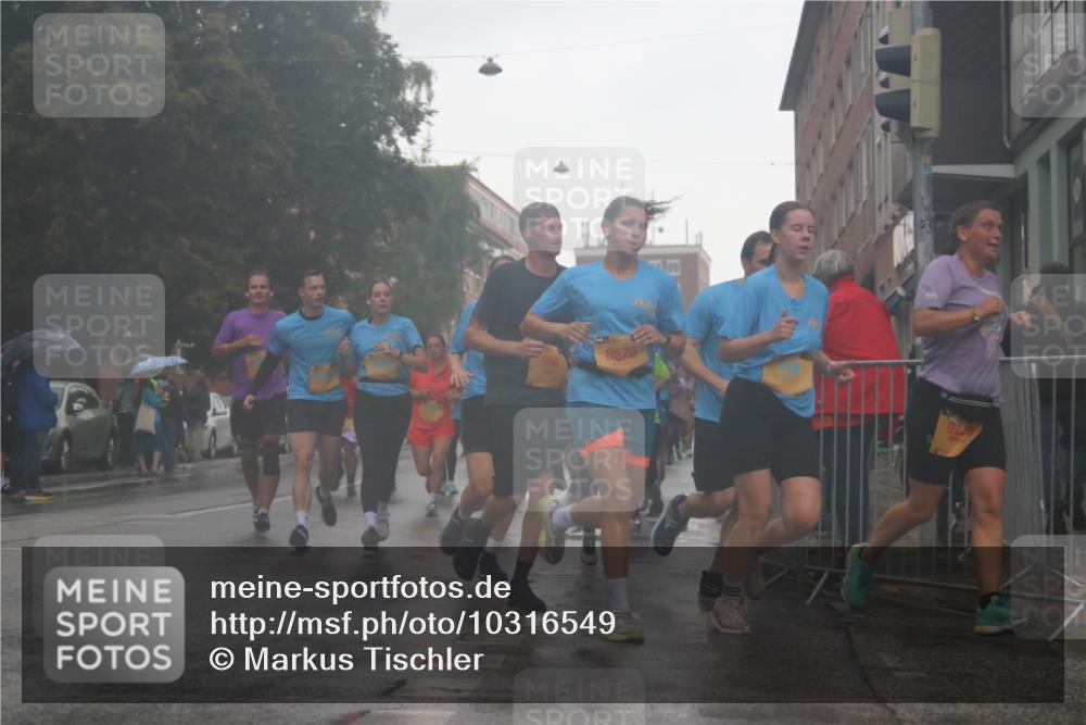 13.09.2026 - Kiel Lauf Markus Tischler http://msf.ph/oto/10316549 13.09.2026 10:46:41 Fleethörn 966, 8570, 972 meine-sportfotos.de