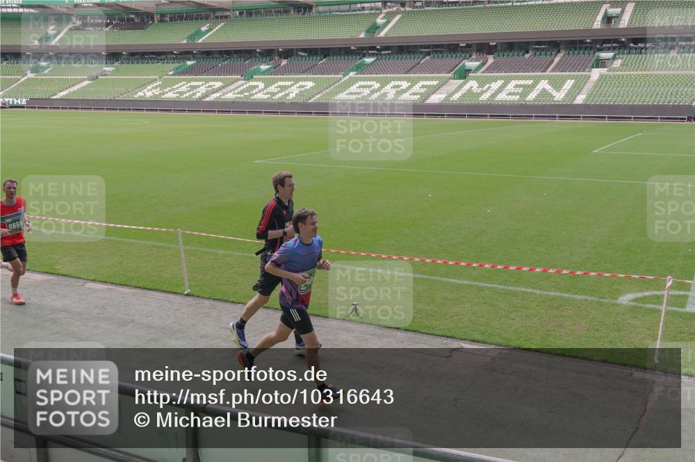 13.09.2026 - 21. swb-Marathon Bremen Michael Burmester http://msf.ph/oto/10316643 13.09.2026 12:51:47 Laufen im Stadion 107, 235, 335, 683, 734, 771, 792, 863, 1033, 1043, 1125, 1146, 1162, 1232, 1455, 1492, 1510, 1613, 1955, 1970, 1998, 2008, 2130, 2295, 2442, 2444, 2447, 2480, 2498, 2759, 2767, 2847, 3085, 3149, 3336, 3440, 3448, 3484, 3566, 3703, 3808, 3830, 3899, 3959, 3988, 4023, 4165, 4283, 4368, 4429, 4473, 4475, 4559, 4571, 4573, 4582, 4727, 4781, 4782, 4888, 4895, 5066, 5079, 5152, 5155, 5168, 5314, 5379, 5521, 5532, 5620, 5627, 5696, 6274, 6471, 6668, 6901, 8033, 8798 meine-sportfotos.de