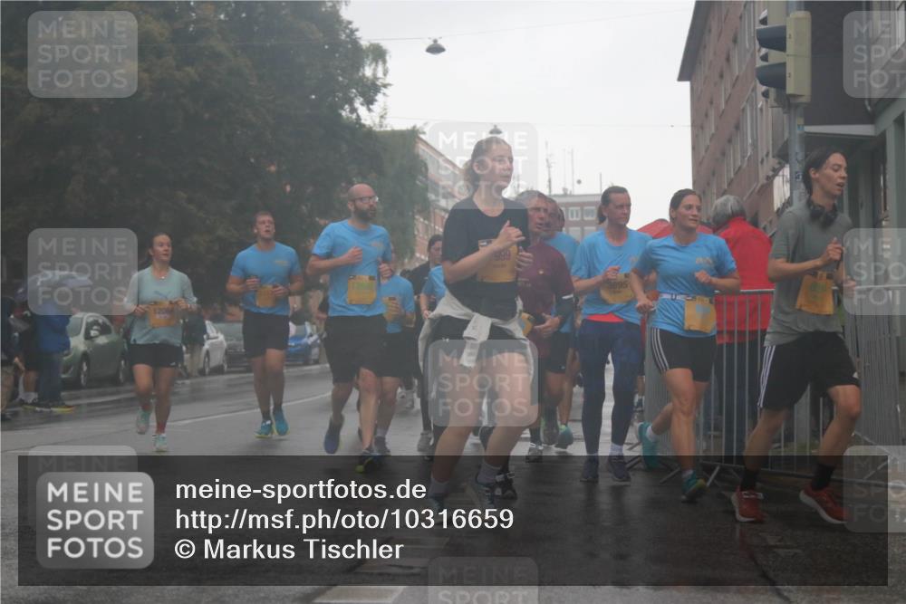 13.09.2026 - Kiel Lauf Markus Tischler http://msf.ph/oto/10316659 13.09.2026 10:46:53 Fleethörn 12064, 12582, 999, 1975 meine-sportfotos.de