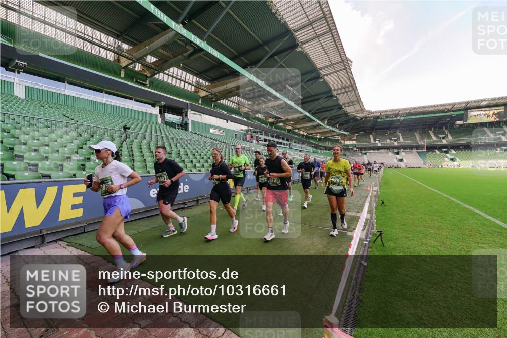 13.09.2026 - 21. swb-Marathon Bremen Michael Burmester http://msf.ph/oto/10316661 13.09.2026 13:13:43 Laufen im Stadion 118, 183, 270, 278, 349, 460, 514, 576, 600, 631, 695, 702, 768, 933, 950, 956, 1005, 1143, 1286, 1334, 1392, 1408, 1426, 1573, 1596, 1641, 1818, 1819, 1991, 2005, 2024, 2035, 2079, 2233, 2264, 2387, 2412, 2439, 2457, 2461, 2478, 2505, 2521, 2540, 2564, 2612, 2665, 2684, 2693, 2765, 2773, 2792, 2815, 2816, 2829, 2860, 2884, 2887, 2895, 2921, 2963, 2966, 2972, 2975, 3016, 3111, 3155, 3209, 3253, 3277, 3293, 3304, 3313, 3378, 3405, 3428, 3434, 3653, 3661 meine-sportfotos.de