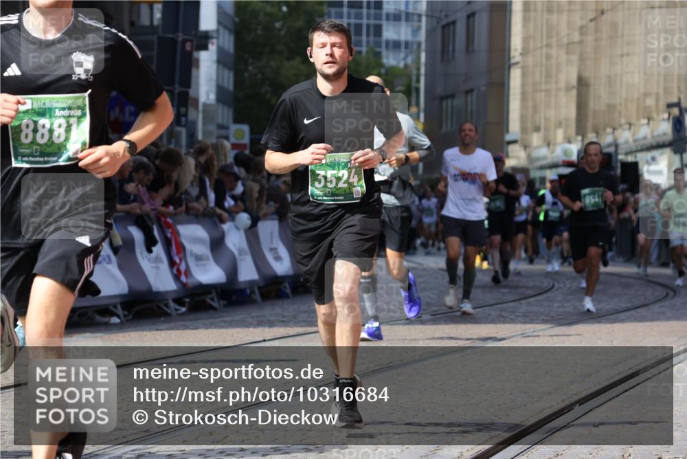 13.09.2026 - 21. swb-Marathon Bremen Strokosch-Dieckow http://msf.ph/oto/10316684 13.09.2026 13:24:33 Ziel 102, 776, 909, 1199, 1250, 2295, 2370, 2491, 2967, 3372, 4000, 4559, 5012, 5208, 5257, 5481, 5623, 5928, 5929, 6105, 7059, 7069, 7081, 8082, 8179, 8415, 9087, 9916, 13219, 282, 1516, 1582, 2280, 3524, 4198, 4262, 4277, 5328, 5664, 6626, 6807, 8636, 9541, 10097, 10103 meine-sportfotos.de