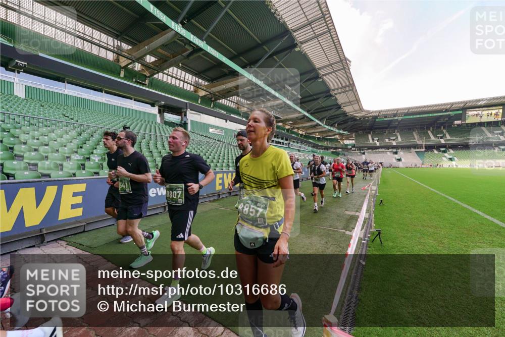 13.09.2026 - 21. swb-Marathon Bremen Michael Burmester http://msf.ph/oto/10316686 13.09.2026 13:13:45 Laufen im Stadion 118, 183, 270, 278, 349, 460, 514, 576, 600, 631, 695, 702, 768, 933, 950, 956, 1005, 1008, 1143, 1286, 1334, 1392, 1408, 1426, 1573, 1596, 1641, 1818, 1819, 1991, 2005, 2024, 2035, 2079, 2233, 2264, 2314, 2387, 2412, 2439, 2457, 2461, 2478, 2505, 2521, 2540, 2564, 2612, 2665, 2684, 2693, 2765, 2773, 2792, 2815, 2816, 2829, 2860, 2884, 2887, 2895, 2921, 2963, 2966, 2972, 2975, 2978, 3016, 3111, 3155, 3209, 3253, 3277, 3293, 3304, 3313, 3378, 3405, 3428, 3434, 3653, 3661 meine-sportfotos.de