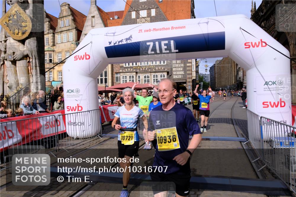13.09.2026 - 21. swb-Marathon Bremen Tim E. http://msf.ph/oto/10316707 13.09.2026 10:56:57 Ziel 10240, 10356, 10372, 10486, 10540, 10721, 10771, 10824, 10888, 10936, 11064, 11069, 11349, 11407, 11474, 11601, 11855, 11871, 11872, 11911, 11996, 12434, 12543 meine-sportfotos.de
