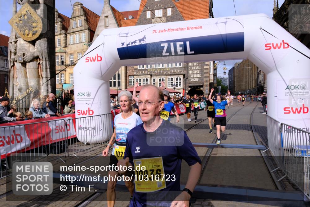13.09.2026 - 21. swb-Marathon Bremen Tim E. http://msf.ph/oto/10316723 13.09.2026 10:56:57 Ziel 10240, 10356, 10372, 10486, 10540, 10721, 10771, 10824, 10888, 10936, 11064, 11069, 11349, 11407, 11474, 11601, 11855, 11871, 11872, 11911, 11996, 12434, 12543 meine-sportfotos.de