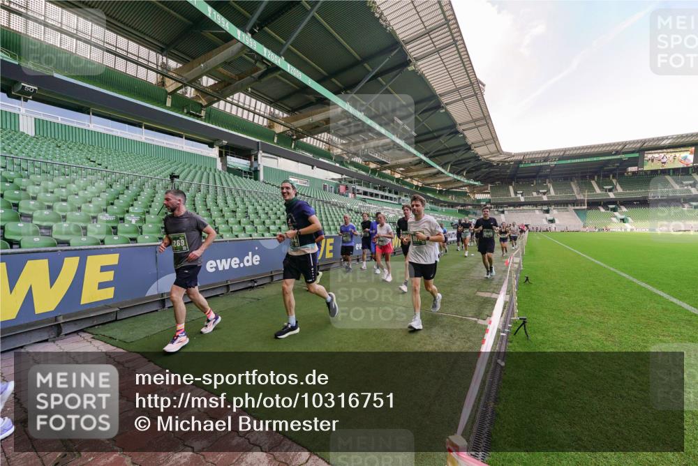 13.09.2026 - 21. swb-Marathon Bremen Michael Burmester http://msf.ph/oto/10316751 13.09.2026 13:13:51 Laufen im Stadion 118, 183, 270, 278, 349, 460, 514, 576, 600, 631, 695, 702, 768, 933, 950, 956, 1005, 1008, 1143, 1286, 1334, 1392, 1408, 1426, 1573, 1596, 1641, 1818, 1819, 1991, 2005, 2024, 2035, 2079, 2233, 2264, 2314, 2387, 2412, 2439, 2457, 2461, 2478, 2505, 2521, 2540, 2564, 2612, 2665, 2684, 2693, 2765, 2773, 2792, 2815, 2816, 2829, 2838, 2860, 2884, 2887, 2895, 2921, 2963, 2966, 2972, 2975, 2978, 3016, 3111, 3209, 3253, 3277, 3293, 3304, 3313, 3378, 3405, 3428, 3434, 3653, 3661 meine-sportfotos.de