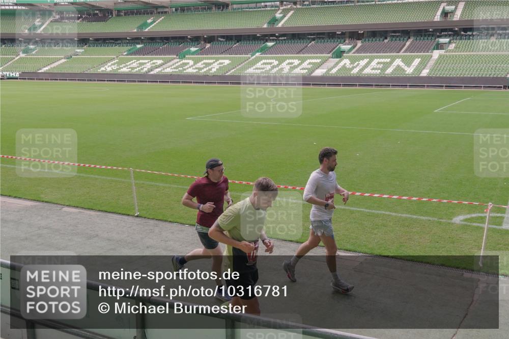 13.09.2026 - 21. swb-Marathon Bremen Michael Burmester http://msf.ph/oto/10316781 13.09.2026 12:51:52 Laufen im Stadion 107, 235, 335, 683, 734, 771, 792, 863, 1033, 1043, 1125, 1146, 1162, 1232, 1252, 1455, 1492, 1510, 1613, 1646, 1955, 1970, 1998, 2007, 2008, 2203, 2295, 2442, 2444, 2447, 2480, 2498, 2759, 2767, 2847, 3085, 3149, 3336, 3440, 3448, 3484, 3566, 3703, 3808, 3830, 3899, 3959, 3988, 4023, 4165, 4283, 4368, 4429, 4473, 4475, 4559, 4571, 4573, 4582, 4727, 4781, 4782, 4888, 4895, 5066, 5079, 5152, 5155, 5168, 5379, 5521, 5532, 5627, 5696, 6274, 6471, 6901, 8033, 8798 meine-sportfotos.de