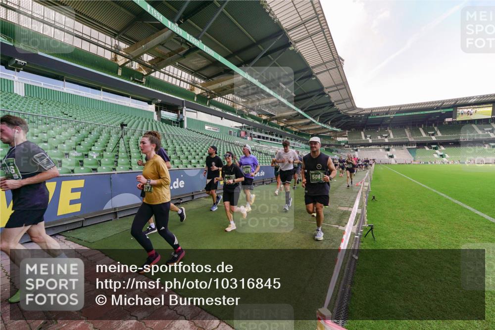 13.09.2026 - 21. swb-Marathon Bremen Michael Burmester http://msf.ph/oto/10316845 13.09.2026 13:14:01 Laufen im Stadion 183, 270, 278, 349, 460, 576, 600, 631, 695, 702, 768, 933, 950, 956, 1005, 1008, 1143, 1392, 1408, 1426, 1573, 1596, 1641, 1818, 1819, 1991, 2005, 2024, 2035, 2079, 2233, 2264, 2314, 2387, 2412, 2439, 2457, 2461, 2478, 2494, 2521, 2540, 2564, 2612, 2665, 2684, 2693, 2765, 2773, 2792, 2816, 2829, 2838, 2860, 2865, 2884, 2887, 2895, 2921, 2972, 2975, 2978, 3016, 3111, 3209, 3253, 3277, 3293, 3304, 3313, 3378, 3405, 3428, 3434, 3653, 3661, 4034, 4080 meine-sportfotos.de
