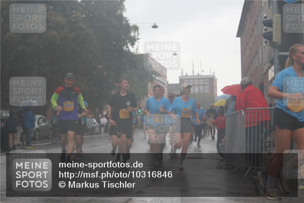 13.09.2026 - Kiel Lauf Markus Tischler http://msf.ph/oto/10316846 13.09.2026 10:47:15 Fleethörn 2901, 5803, 4876 meine-sportfotos.de
