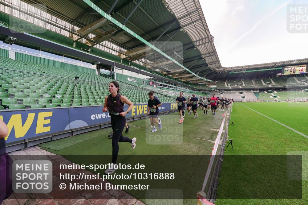 13.09.2026 - 21. swb-Marathon Bremen Michael Burmester http://msf.ph/oto/10316888 13.09.2026 13:14:05 Laufen im Stadion 183, 270, 278, 349, 414, 460, 576, 600, 631, 695, 702, 768, 933, 950, 956, 1005, 1008, 1143, 1392, 1408, 1426, 1573, 1596, 1641, 1818, 1819, 1991, 2005, 2024, 2035, 2079, 2233, 2264, 2314, 2387, 2412, 2439, 2457, 2461, 2478, 2494, 2521, 2540, 2564, 2612, 2665, 2684, 2693, 2737, 2773, 2792, 2816, 2829, 2838, 2860, 2861, 2865, 2884, 2887, 2921, 2972, 2975, 2978, 3016, 3111, 3209, 3253, 3277, 3293, 3304, 3313, 3378, 3405, 3428, 3434, 3653, 3661, 3680, 4034, 4080 meine-sportfotos.de