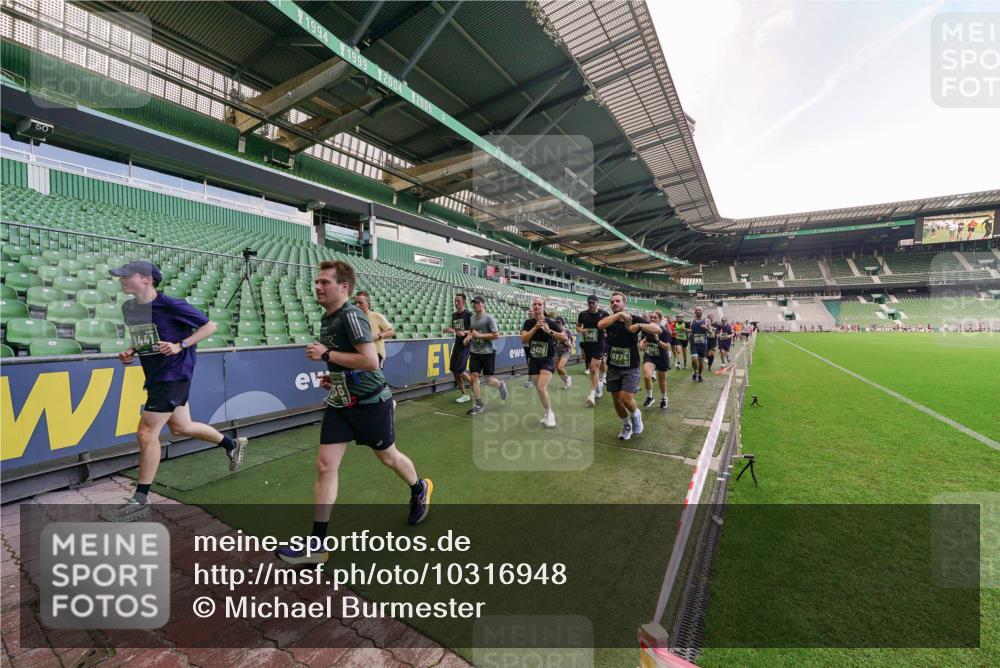 13.09.2026 - 21. swb-Marathon Bremen Michael Burmester http://msf.ph/oto/10316948 13.09.2026 13:14:10 Laufen im Stadion 183, 270, 278, 300, 349, 414, 460, 576, 600, 631, 695, 702, 768, 933, 950, 956, 1005, 1008, 1143, 1392, 1408, 1426, 1573, 1596, 1641, 1818, 1819, 1991, 2024, 2035, 2079, 2233, 2264, 2314, 2387, 2412, 2439, 2457, 2461, 2478, 2494, 2521, 2540, 2564, 2612, 2665, 2684, 2690, 2691, 2693, 2737, 2773, 2792, 2816, 2829, 2838, 2860, 2861, 2865, 2884, 2887, 2921, 2972, 2978, 3016, 3111, 3209, 3253, 3277, 3293, 3304, 3313, 3378, 3405, 3428, 3653, 3661, 3680, 4034, 4080, 4306 meine-sportfotos.de