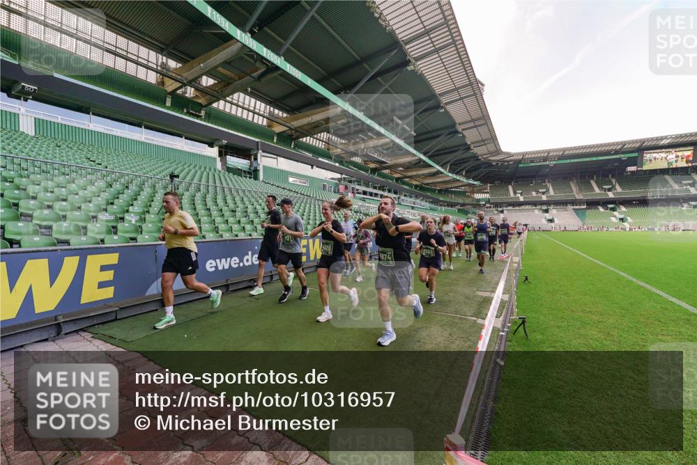 13.09.2026 - 21. swb-Marathon Bremen Michael Burmester http://msf.ph/oto/10316957 13.09.2026 13:14:10 Laufen im Stadion 183, 270, 278, 300, 349, 414, 460, 576, 600, 631, 695, 702, 768, 933, 950, 956, 1005, 1008, 1143, 1392, 1408, 1426, 1573, 1596, 1641, 1818, 1819, 1991, 2024, 2035, 2079, 2233, 2264, 2314, 2387, 2412, 2439, 2457, 2461, 2478, 2494, 2521, 2540, 2564, 2612, 2665, 2684, 2690, 2691, 2693, 2737, 2773, 2792, 2816, 2829, 2838, 2860, 2861, 2865, 2884, 2887, 2921, 2972, 2978, 3016, 3111, 3209, 3253, 3277, 3293, 3304, 3313, 3378, 3405, 3428, 3653, 3661, 3680, 4034, 4080, 4306 meine-sportfotos.de