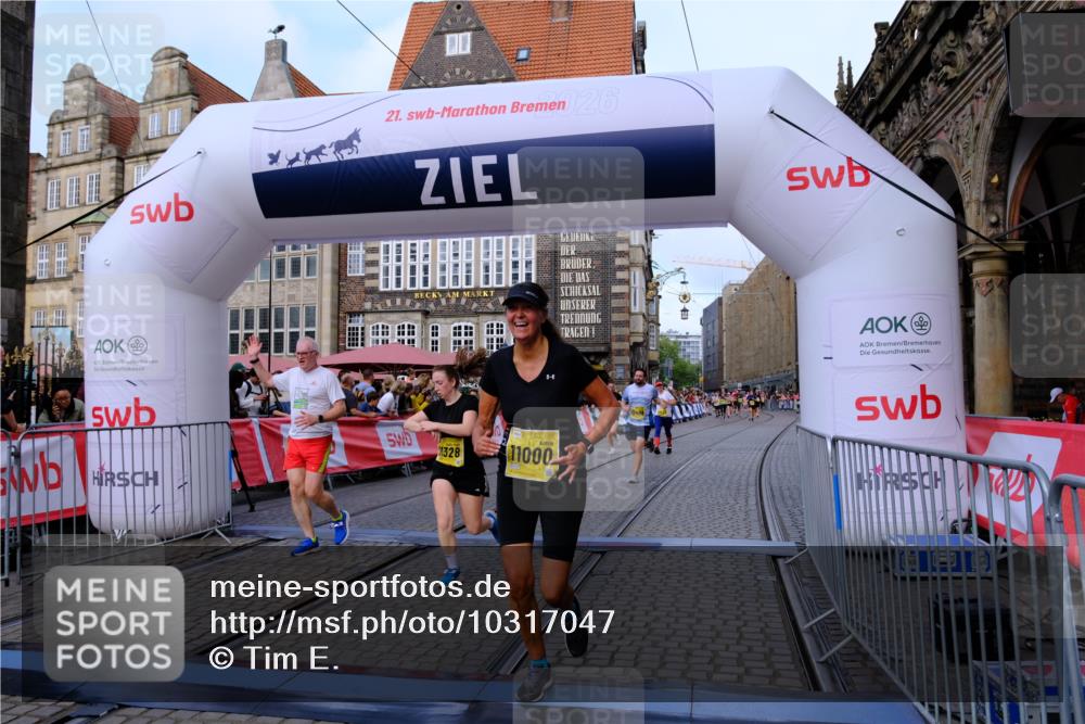 13.09.2026 - 21. swb-Marathon Bremen Tim E. http://msf.ph/oto/10317047 13.09.2026 10:57:14 Ziel 10157, 10408, 10610, 10772, 11000, 11079, 11328, 11872, 11946, 12032, 12284, 12434 meine-sportfotos.de
