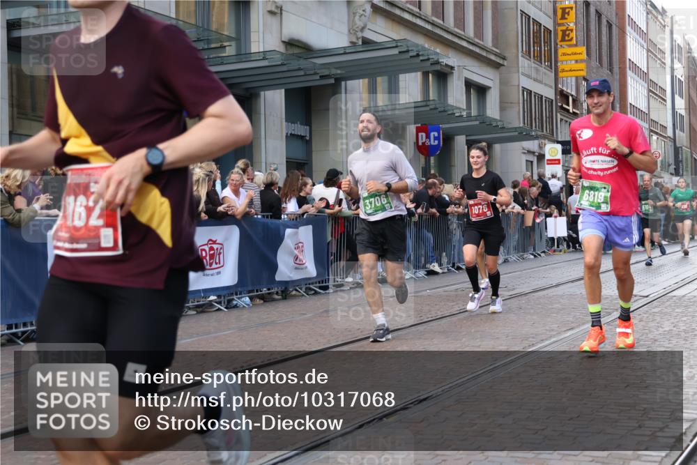13.09.2026 - 21. swb-Marathon Bremen Strokosch-Dieckow http://msf.ph/oto/10317068 13.09.2026 13:16:38 Ziel 385, 472, 675, 734, 827, 1970, 2319, 2473, 2809, 3246, 3706, 3716, 3961, 4135, 4137, 4156, 4485, 5772, 6049, 6531, 6535, 6704, 6819, 6953, 7284, 7297, 7387, 8111, 8858, 696, 755, 792, 816, 985, 1076, 1162, 2474, 2604, 4485, 5255, 5554, 5963, 6367, 7053, 7603, 7801, 7875, 8171, 8288, 9031 meine-sportfotos.de