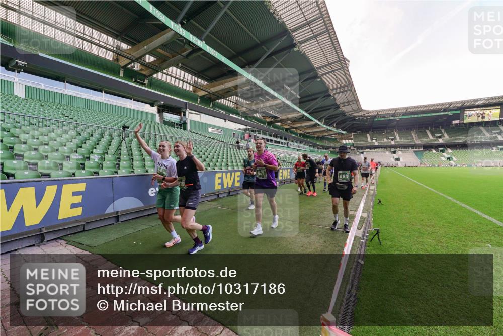 13.09.2026 - 21. swb-Marathon Bremen Michael Burmester http://msf.ph/oto/10317186 13.09.2026 13:14:30 Laufen im Stadion 266, 270, 278, 300, 349, 414, 460, 576, 600, 631, 768, 950, 956, 1005, 1008, 1047, 1143, 1392, 1408, 1426, 1573, 1596, 1641, 1818, 1819, 1991, 2024, 2035, 2079, 2233, 2235, 2314, 2359, 2387, 2412, 2439, 2457, 2466, 2484, 2494, 2521, 2540, 2564, 2612, 2665, 2690, 2691, 2693, 2737, 2773, 2816, 2829, 2838, 2861, 2865, 2884, 2887, 2921, 2958, 2972, 2978, 3016, 3111, 3209, 3253, 3277, 3304, 3313, 3355, 3378, 3405, 3428, 3653, 3661, 3670, 3680, 4034, 4080, 4306, 703 meine-sportfotos.de