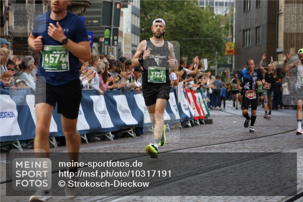 13.09.2026 - 21. swb-Marathon Bremen Strokosch-Dieckow http://msf.ph/oto/10317191 13.09.2026 13:06:46 Ziel 474, 1770, 1901, 1921, 2832, 4777, 7590, 8621, 9934, 13148, 521, 749, 3127, 3794, 3973, 4574, 8580, 8888, 9708 meine-sportfotos.de