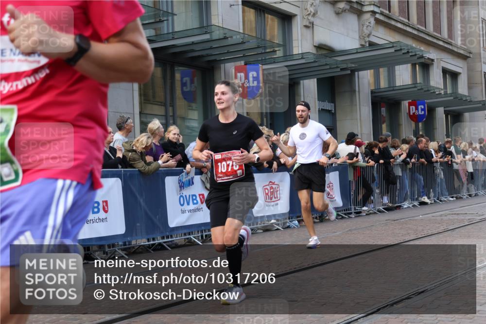 13.09.2026 - 21. swb-Marathon Bremen Strokosch-Dieckow http://msf.ph/oto/10317206 13.09.2026 13:16:40 Ziel 385, 472, 675, 734, 827, 1970, 2052, 2319, 2473, 2809, 3246, 3706, 3716, 3961, 4135, 4137, 4156, 5772, 6049, 6531, 6535, 6624, 6704, 6819, 6953, 7284, 7297, 7387, 8111, 8418, 8858, 696, 734, 792, 816, 827, 985, 1076, 1162, 2474, 2604, 4135, 4485, 5255, 5554, 5963, 6367, 7053, 7603, 7801, 7875, 8171, 8288 meine-sportfotos.de