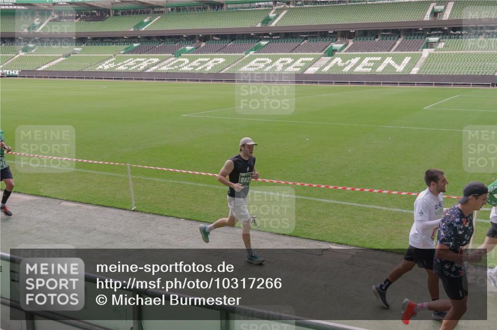 13.09.2026 - 21. swb-Marathon Bremen Michael Burmester http://msf.ph/oto/10317266 13.09.2026 12:52:31 Laufen im Stadion 102, 107, 235, 683, 734, 755, 792, 863, 985, 987, 1033, 1043, 1056, 1125, 1146, 1162, 1232, 1252, 1297, 1455, 1492, 1528, 1542, 1646, 1664, 1704, 1955, 2007, 2008, 2043, 2203, 2350, 2447, 2480, 2498, 2759, 2767, 2820, 2847, 2858, 3085, 3149, 3236, 3336, 3362, 3440, 3448, 3566, 3703, 3830, 3899, 3988, 4165, 4283, 4429, 4475, 4571, 4573, 4582, 4605, 4727, 4781, 4782, 4895, 5079, 5152, 5168, 5379, 5521, 6274, 8033, 8798 meine-sportfotos.de