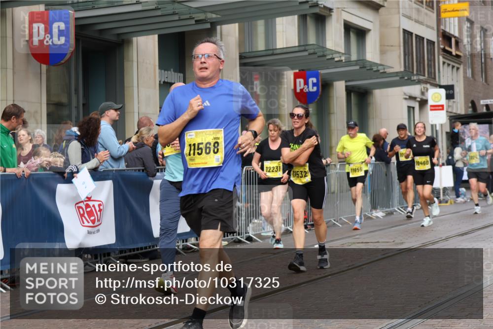 13.09.2026 - 21. swb-Marathon Bremen Strokosch-Dieckow http://msf.ph/oto/10317325 13.09.2026 10:57:37 Ziel 10078, 10460, 10543, 10559, 10565, 10604, 10707, 10728, 10826, 10903, 10931, 10932, 11136, 11153, 11332, 11532, 11568, 11824, 11856, 11863, 12228, 12231, 12264, 12427, 12551, 12555, 10177, 10226, 10300, 10394, 10517, 10518, 11106, 11245, 11365, 11480, 11498, 11609, 11734, 11965, 11966, 12037, 12111, 12222, 12263, 12264, 12372, 12400, 12411 meine-sportfotos.de