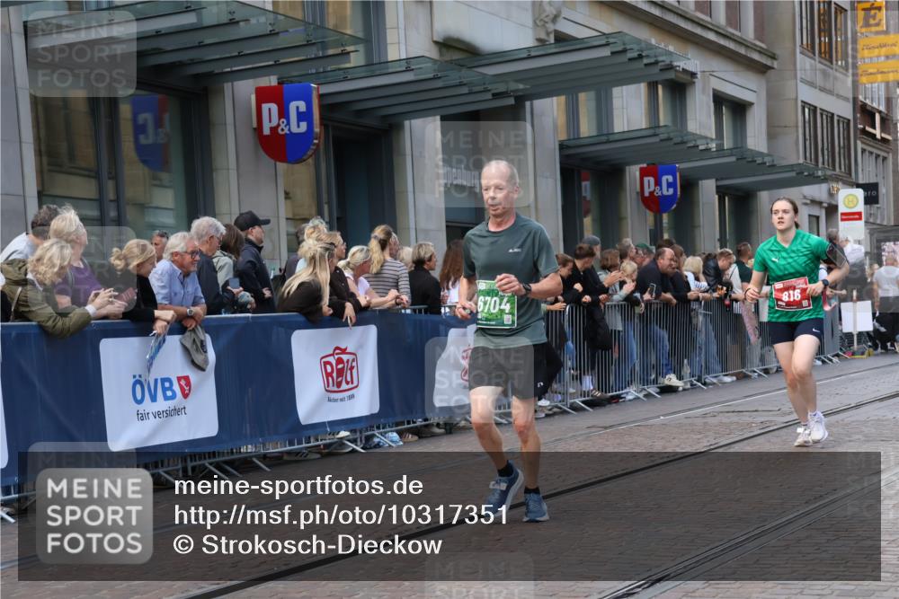 13.09.2026 - 21. swb-Marathon Bremen Strokosch-Dieckow http://msf.ph/oto/10317351 13.09.2026 13:16:43 Ziel 385, 472, 1970, 2052, 2319, 3246, 3706, 3961, 4137, 4156, 6049, 6531, 6624, 6704, 6819, 6953, 7284, 7297, 7387, 8111, 8418, 8858, 472, 675, 696, 734, 816, 827, 985, 1076, 1162, 2473, 2474, 2604, 2809, 3716, 4135, 4485, 5255, 5772, 5963, 6367, 6531, 6535, 7053, 7603, 7801, 7875, 8171, 8288 meine-sportfotos.de