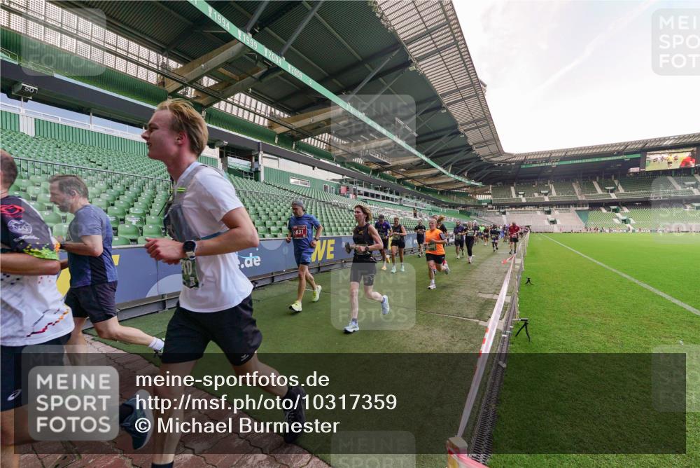 13.09.2026 - 21. swb-Marathon Bremen Michael Burmester http://msf.ph/oto/10317359 13.09.2026 13:14:46 Laufen im Stadion 263, 266, 270, 300, 414, 460, 600, 631, 768, 956, 1008, 1047, 1392, 1408, 1426, 1573, 1596, 1818, 1819, 2024, 2035, 2079, 2233, 2235, 2314, 2359, 2385, 2386, 2387, 2412, 2457, 2466, 2484, 2494, 2521, 2540, 2564, 2667, 2690, 2691, 2693, 2737, 2760, 2783, 2829, 2838, 2859, 2861, 2865, 2874, 2887, 2958, 2972, 2978, 3111, 3157, 3185, 3209, 3277, 3304, 3355, 3378, 3405, 3428, 3653, 3661, 3670, 3680, 3829, 4034, 4080, 4306, 703 meine-sportfotos.de