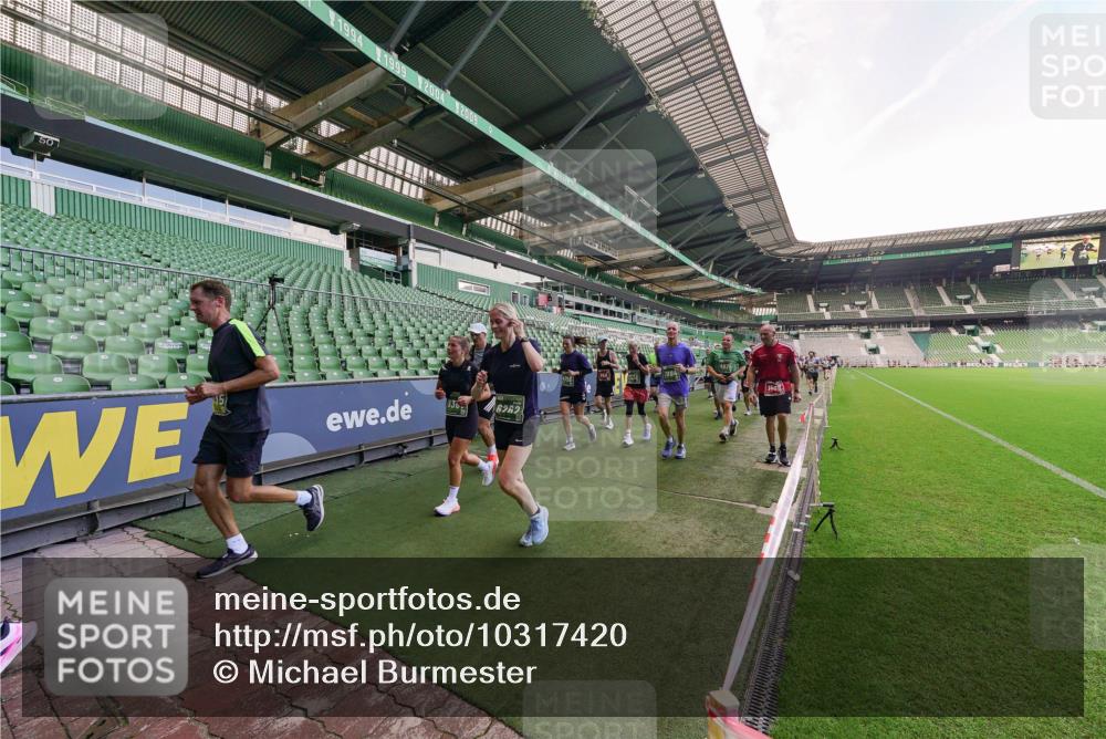 13.09.2026 - 21. swb-Marathon Bremen Michael Burmester http://msf.ph/oto/10317420 13.09.2026 13:14:55 Laufen im Stadion 263, 266, 300, 414, 460, 600, 631, 768, 956, 1008, 1047, 1392, 1408, 1573, 1596, 1818, 1819, 1874, 2024, 2035, 2079, 2233, 2235, 2314, 2359, 2385, 2386, 2387, 2412, 2457, 2466, 2484, 2494, 2521, 2540, 2564, 2667, 2690, 2691, 2693, 2737, 2760, 2783, 2829, 2838, 2859, 2861, 2865, 2874, 2887, 2958, 2972, 2978, 3075, 3111, 3157, 3165, 3185, 3209, 3265, 3304, 3355, 3378, 3382, 3405, 3428, 3653, 3661, 3670, 3680, 3829, 4034, 4080, 4306, 703 meine-sportfotos.de