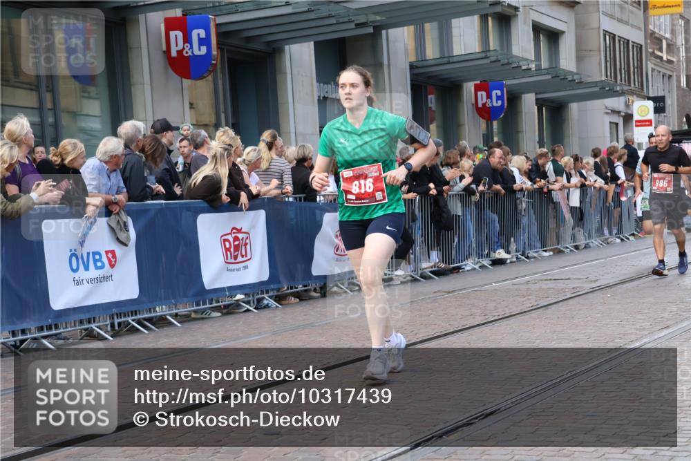 13.09.2026 - 21. swb-Marathon Bremen Strokosch-Dieckow http://msf.ph/oto/10317439 13.09.2026 13:16:44 Ziel 385, 1970, 2052, 2319, 3246, 3706, 3961, 4137, 4156, 6049, 6624, 6704, 6759, 6819, 6953, 7284, 7297, 7387, 8111, 8418, 8858, 472, 675, 696, 734, 816, 827, 985, 1076, 1162, 2473, 2474, 2604, 2809, 3716, 4135, 4485, 5255, 5772, 6367, 6531, 6535, 7053, 7603, 7801, 7875, 8171, 8288 meine-sportfotos.de
