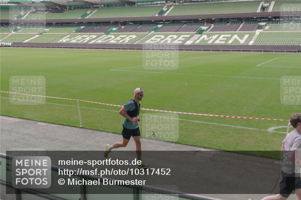 13.09.2026 - 21. swb-Marathon Bremen Michael Burmester http://msf.ph/oto/10317452 13.09.2026 12:52:43 Laufen im Stadion 102, 107, 145, 235, 376, 541, 615, 616, 683, 734, 755, 792, 863, 982, 985, 987, 1033, 1043, 1056, 1125, 1146, 1162, 1232, 1252, 1297, 1433, 1445, 1492, 1528, 1542, 1646, 1664, 1704, 1707, 1814, 1955, 2007, 2008, 2043, 2203, 2280, 2350, 2362, 2401, 2422, 2447, 2454, 2480, 2498, 2759, 2767, 2820, 2847, 2858, 2997, 3085, 3149, 3236, 3336, 3362, 3440, 3448, 3566, 3703, 3830, 3899, 3988, 4165, 4283, 4429, 4475, 4571, 4573, 4582, 4605, 4727, 4781, 4782, 4895, 5079, 5152, 5168, 5379 meine-sportfotos.de